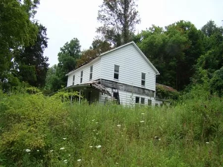 32 Ac W/ House, Woods, Musk. River property photo 1